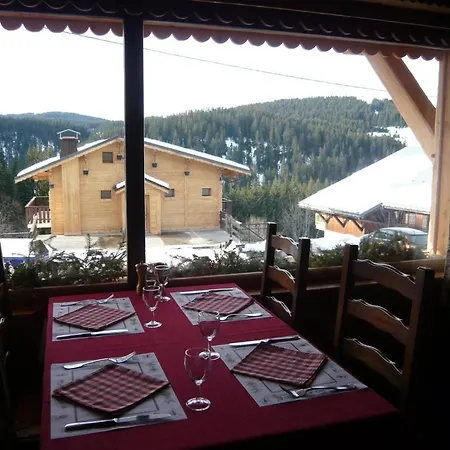 Le Tetras Szálloda Notre-Dame-de-Bellecombe