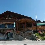 Le Tetras فندق نوتر دام دو بيلكومبيه
