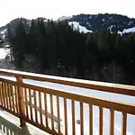 Le Tetras نوتر دام دو بيلكومبيه